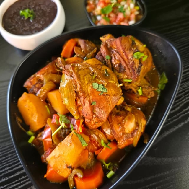 Dominican Chicken Stew (Individual Side).
